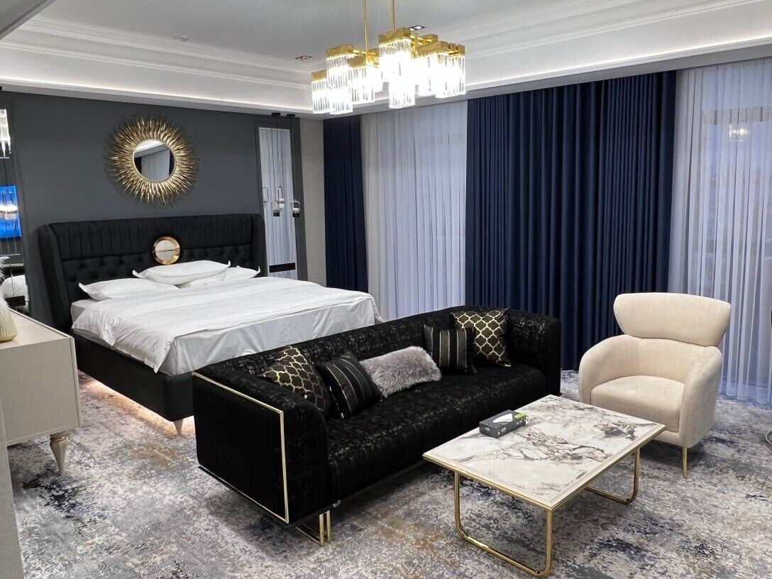 Appartement Prestige | Literie de qualité, coffre-fort, bureau, rideaux d’obscurcissement