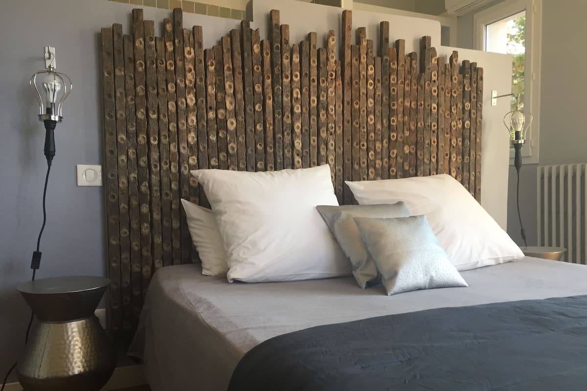 Double Room, Ensuite, Garden View (Bassin de Thau) | 1 bedroom, in-room safe, blackout drapes, cribs/infant beds
