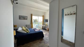 Chambre Double Supérieure, accessible aux personnes à mobilité réduite (Di Rosa) | 1 chambre, coffres-forts dans les chambres, rideaux occultants