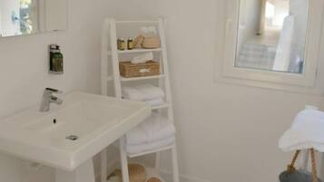 Double Room, Ensuite, Sea View (Le Pêcheur) | Bathroom | Shower, rainfall showerhead, free toiletries, hair dryer