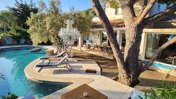 Outdoor pool, open 10 AM to 7 PM, sun loungers