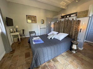 Double Room, Ensuite, Garden View (Bassin de Thau)