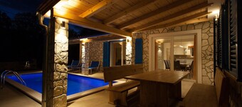 Modern 4* villa with high-quality furnishings and private pool