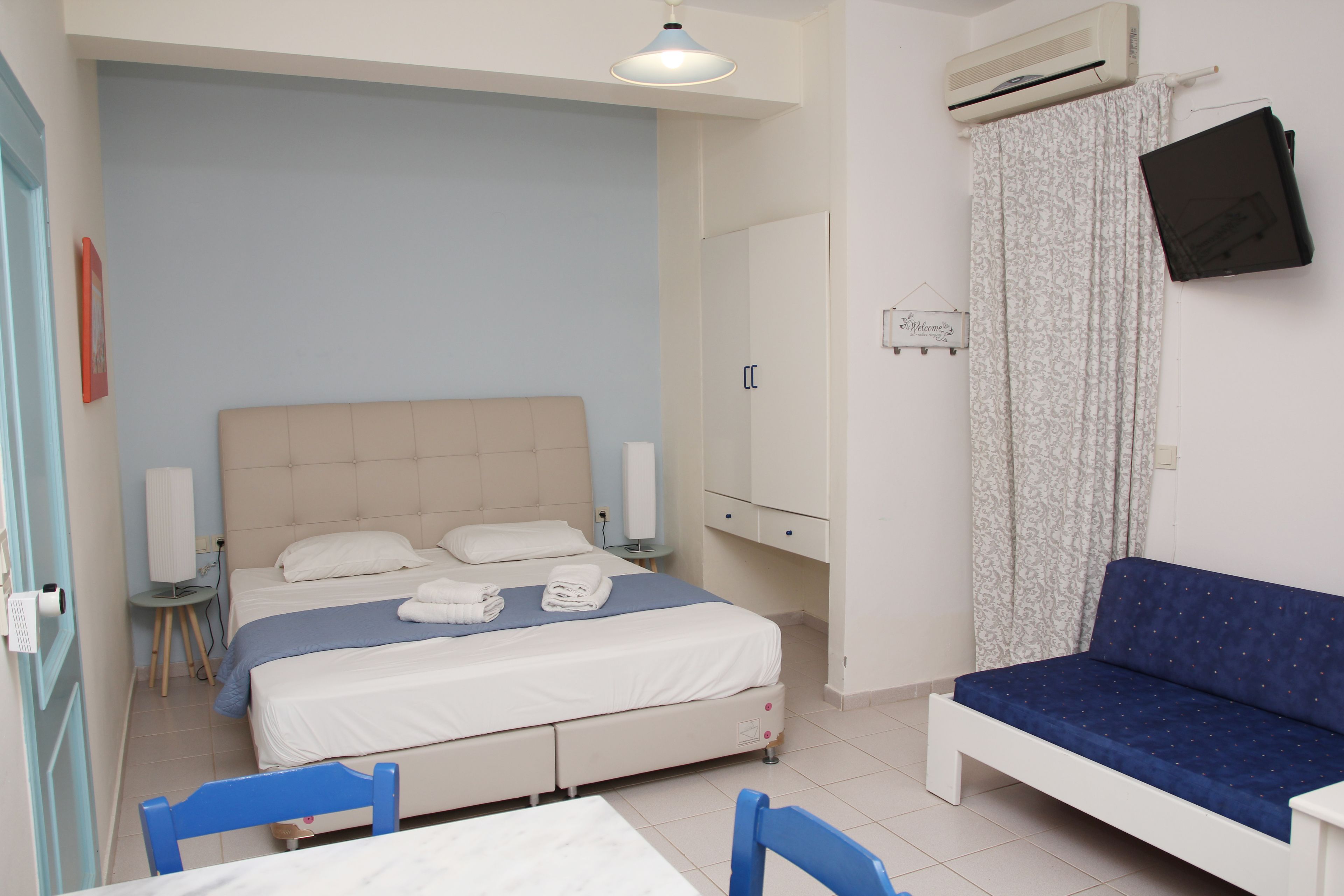 스튜디오, 수영장 전망 | 다리미/다리미판, 무료 WiFi, 침대 시트