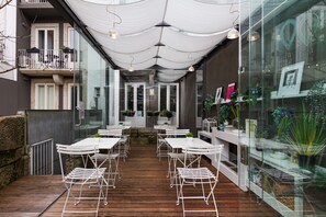 Breakfast area - In Porto Gallery Guesthouse (Porto)