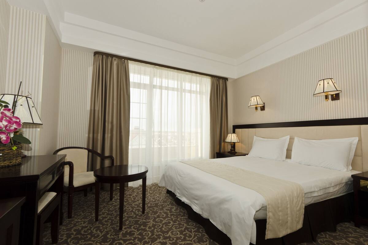 Standard Double Room | Premium bedding, in-room safe, desk, cots/infant beds
