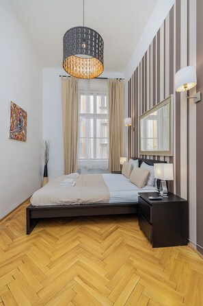 Deluxe Apartment, 3 Bedrooms, Non Smoking | 3 bedrooms, premium bedding, iron/ironing board, cots/infant beds