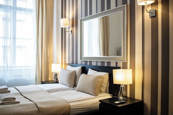 Deluxe Apartment, 3 Bedrooms, Non Smoking | 3 bedrooms, premium bedding, iron/ironing board, cribs/infant beds