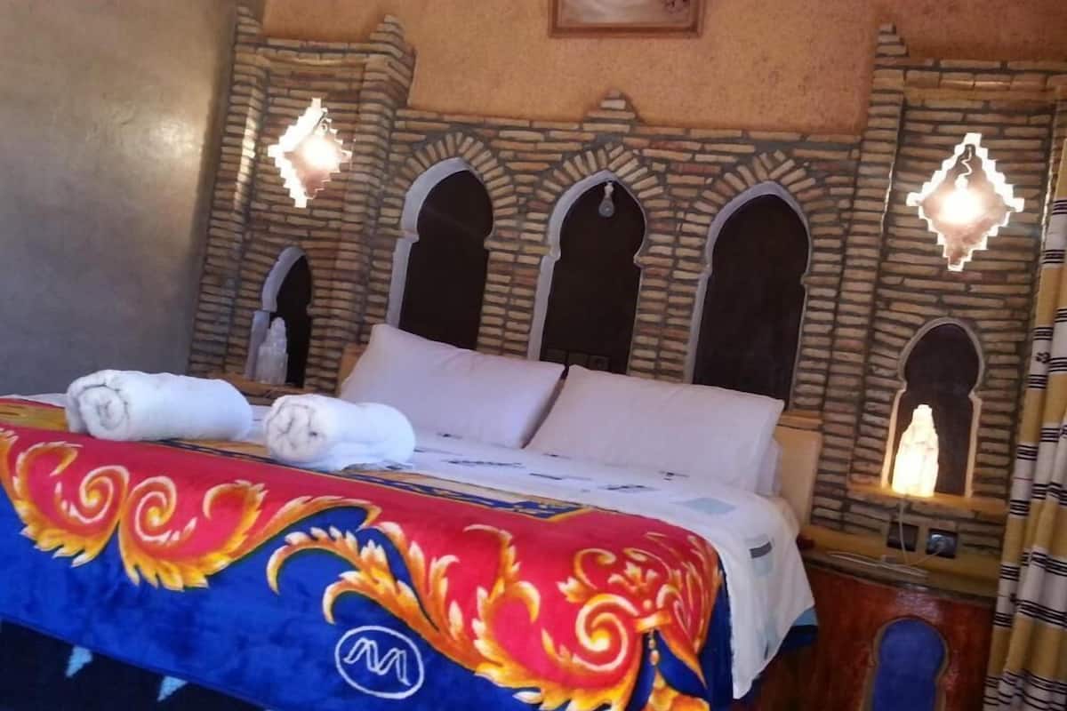 Double Room | Individually decorated, blackout drapes, soundproofing, free WiFi