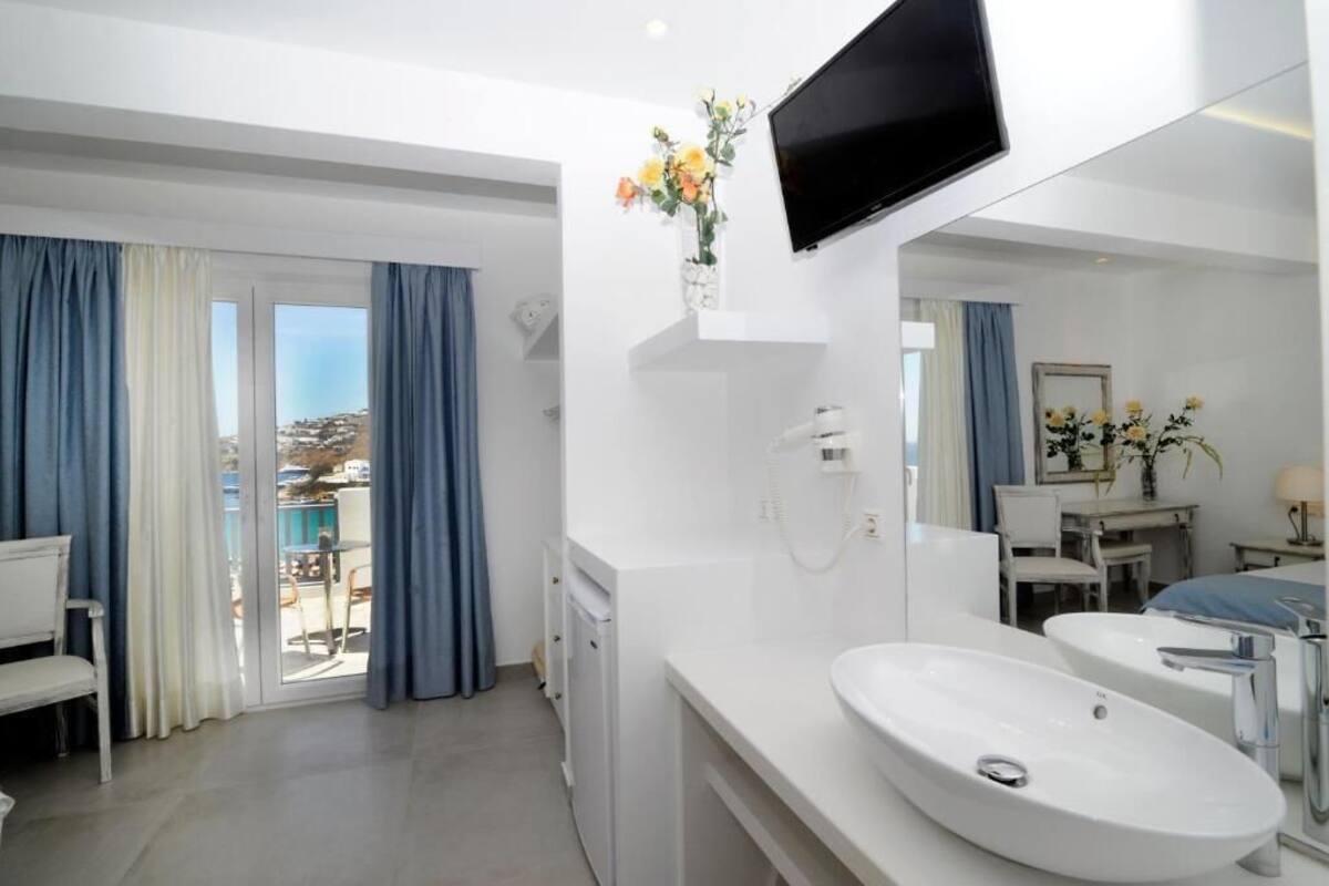 shower, free toiletries, hair dryer, bathrobes