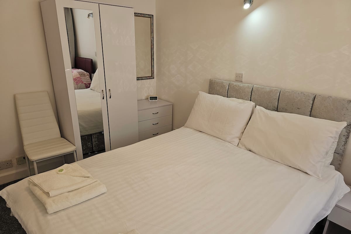 Panoramic-Apartment, Mehrere Betten, Strandblick | 1 Schlafzimmer, individuell dekoriert, individuell eingerichtet
