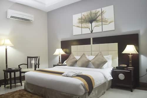 Standard Room | Individually decorated, individually furnished, desk, laptop workspace
