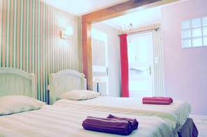 4 Schlafzimmer, Reisekinderbett, kostenloses WLAN, Bettwäsche