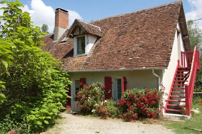 Gîte surrounded nature, Sologne, outdoor Nordic bath, park 1.5 hours, small pond