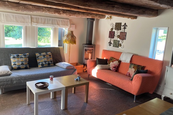 Hus (Norrgård) | Individuell inredning, unika möbler, skrivbord och mörkläggningsgardiner