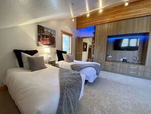 3 makuuhuonetta, silitysrauta/-lauta, Wi-Fi, vuodevaatteet