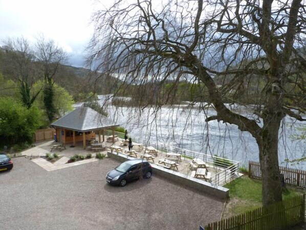 Cottage | Property grounds - 8 Cathedral Street (Dunkeld)