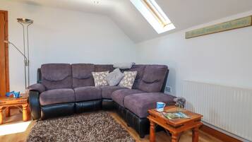 Cottage | Living area