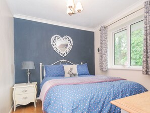 Cottage | 2 bedrooms, individually decorated, individually furnished, free WiFi - No. 1 The Heathers (Liskeard)