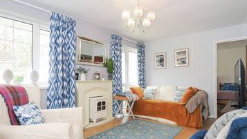 Cottage | Living area | TV, DVD player