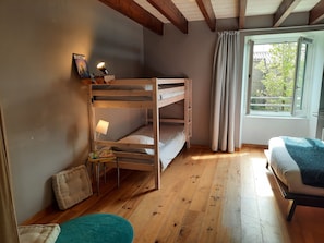2 bedrooms, iron/ironing board, travel cot - Isabelle's "Mer rit" 10 min from Puy du fou (MALLIEVRE)