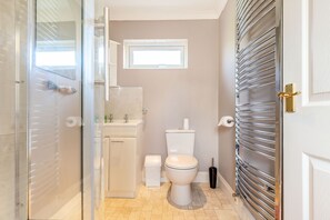 Cottage | Bathroom | Shower - 19 Cormorant Drive (St Austell)