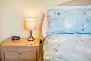 Cottage | 1 bedroom, individually decorated, individually furnished, free WiFi - 19 Cormorant Drive (St Austell)