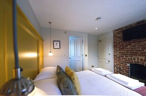 Double Room, 1 Double Bed (11) | Premium bedding, iron/ironing board, free WiFi
