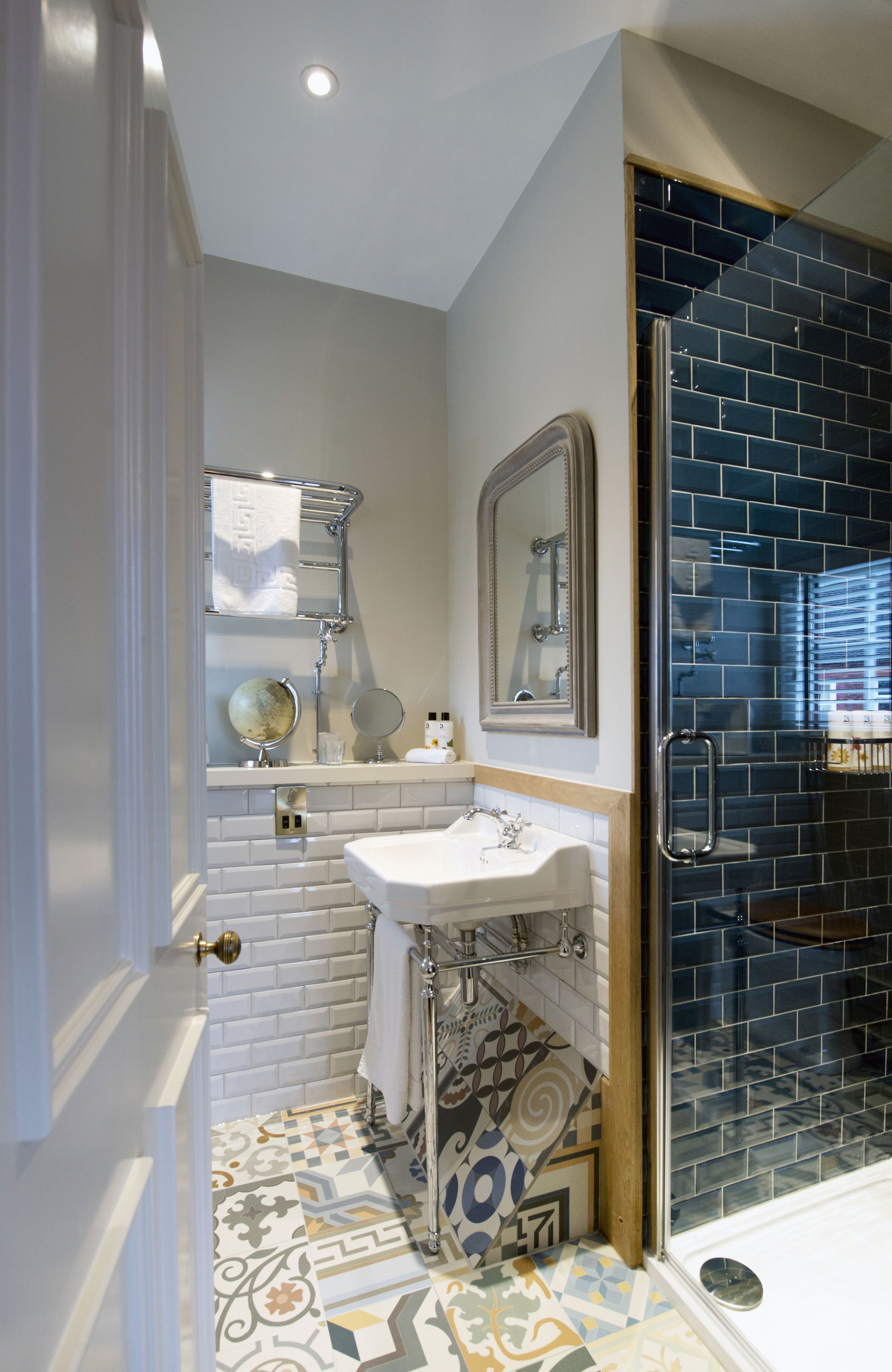 single room, 1 single bed (4) | bathroom | shower, rainfall showerhead, hair dryer, towels