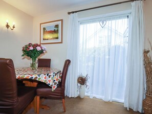 Cottage | Dining - Summerfield Cottage (St Austell)