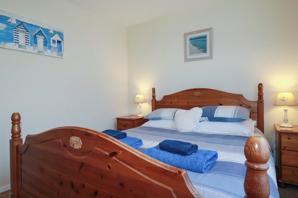 Cottage | 2 bedrooms, WiFi (free), individually decorated, individually furnished