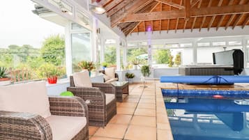 Cottage | Hồ bơi | Hồ bơi trong nhà