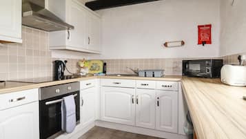 Cottage | Interior