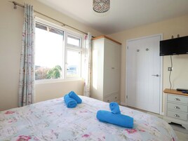 Cottage | 2 bedrooms, individually decorated, individually furnished, free WiFi