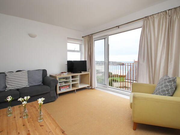 Cottage | Living room | TV, DVD player - Brook House (Penzance)