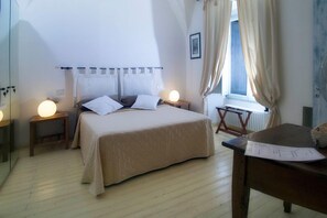 Desk, soundproofing, WiFi, bed sheets - La Casa Di Alessia (Camogli)