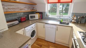 Ferienhaus | Eigene Küche | Kühlschrank, Mikrowelle, Herdplatte, Geschirrspüler