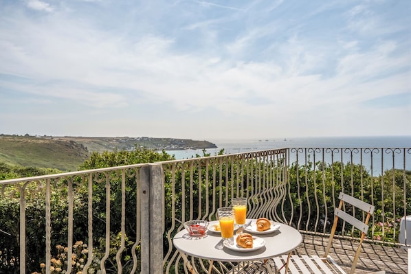 Cottage | Outdoor dining