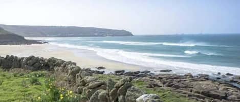 平房 | 海灘 | 在海灘附近