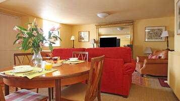 Cottage | Interior
