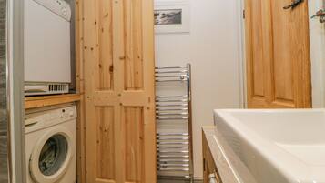 Casa de campo | Baño | Ducha y secador de pelo