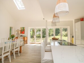 Cottage | Woonkamer | Een televisie