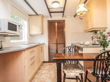Cottage | Interior