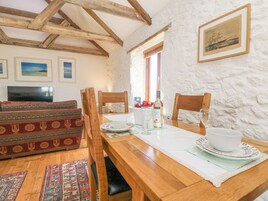 Cottage | Dining