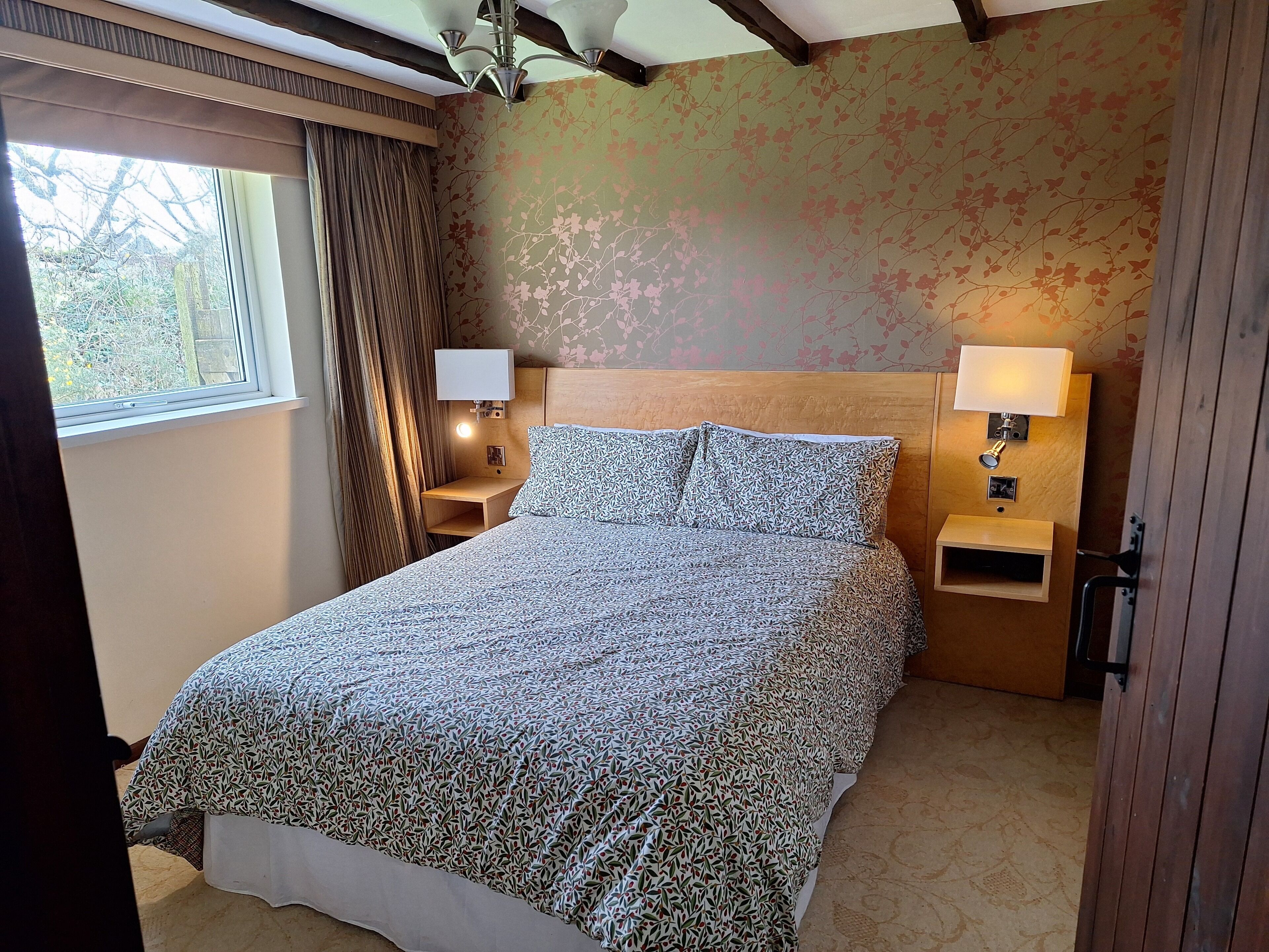 Hazel Bungalow | 2 bedrooms, individually decorated, individually furnished