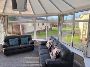 Cedar Bungalow - Thornbury Holiday Park (Holsworthy)