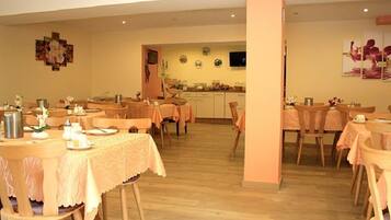 Daily buffet breakfast (EUR 10.00 per person)