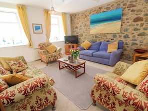 Cottage | Coin séjour | Télévision, lecteur de DVD