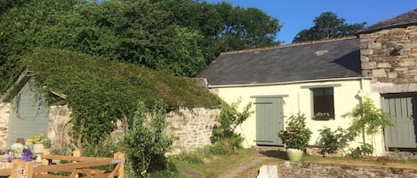 Cottage | Interior