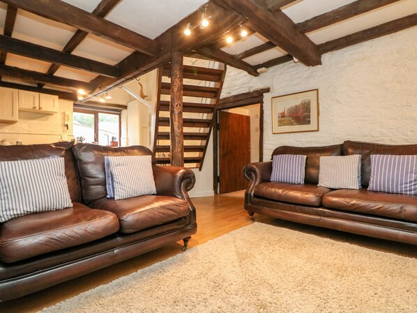 Living room - Apple Loft (Lostwithiel)